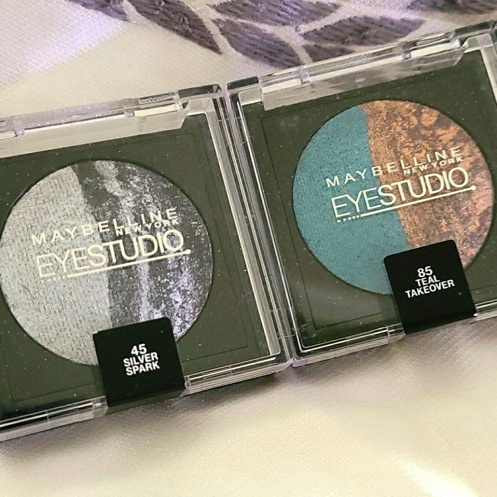 Maybelline 2 Pcs Eyeshadow- Silver /Teal